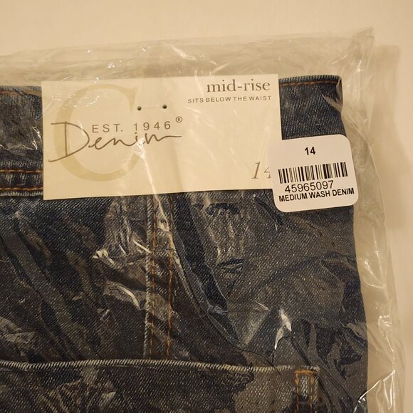 Cato Lace Up Denim Shorts - 14 - Picture 8 of 9